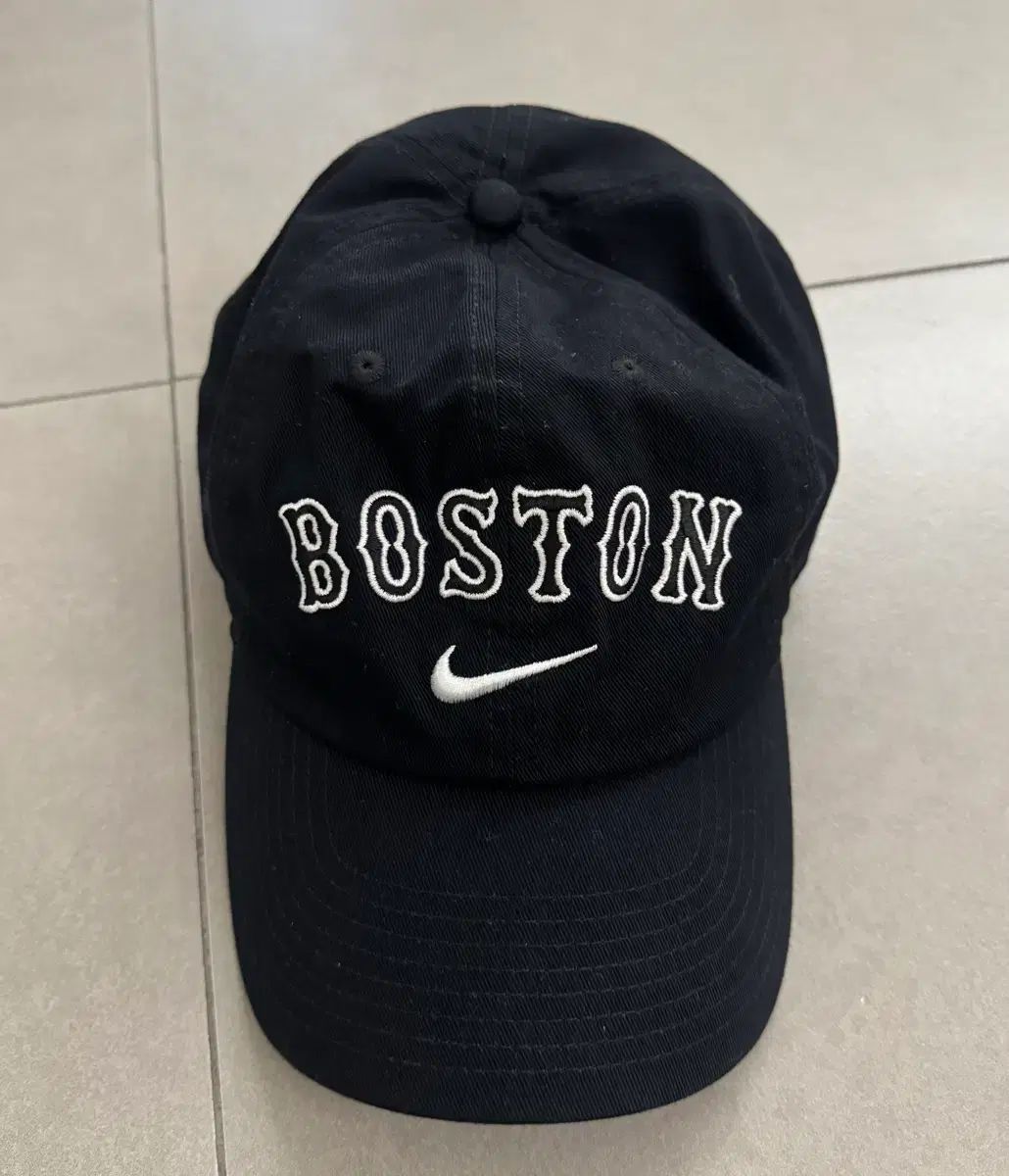 NIKE × MLB ボストン ベースボールキャップ