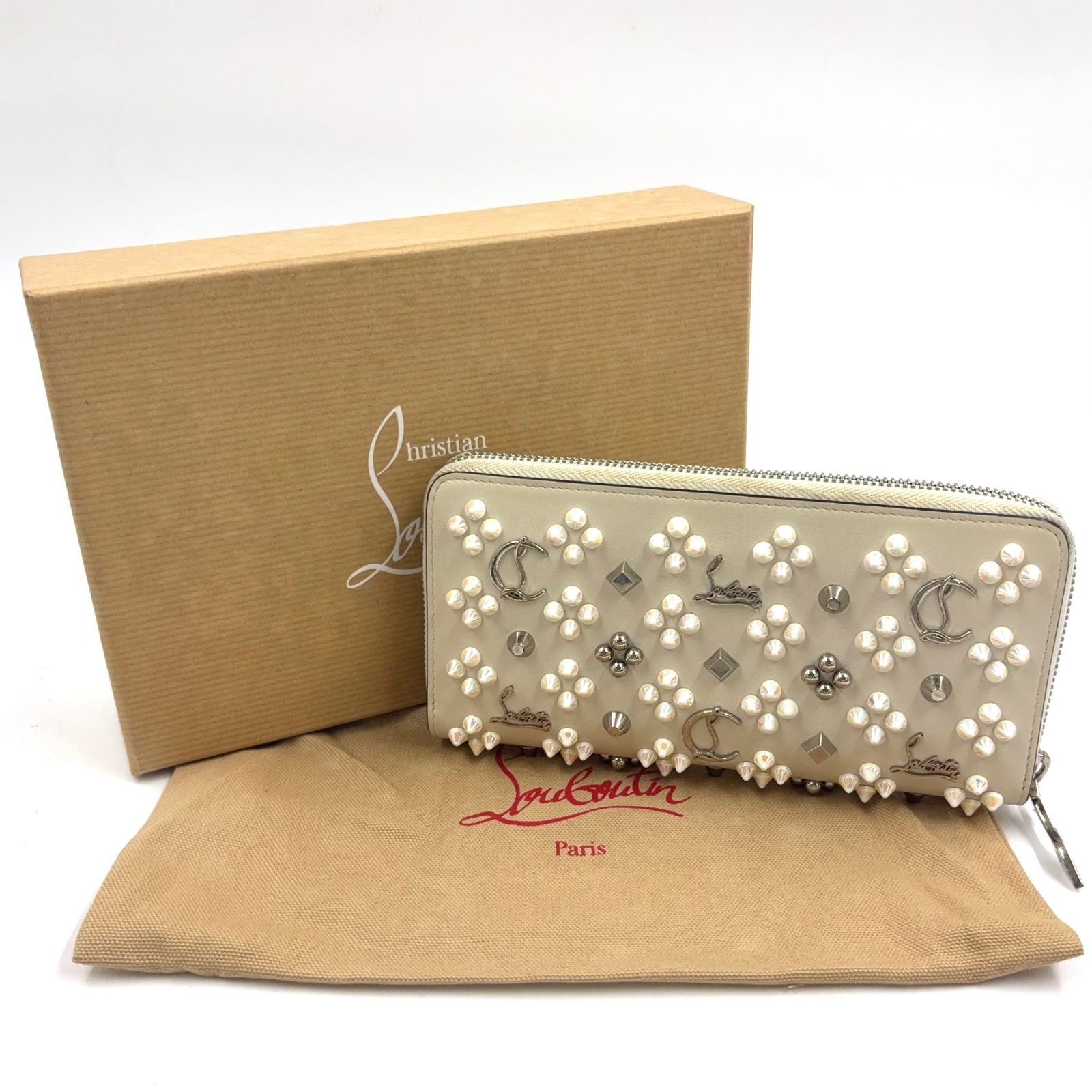 新着】Christian Louboutin W パネトーネ レザー、スタッズ オフ