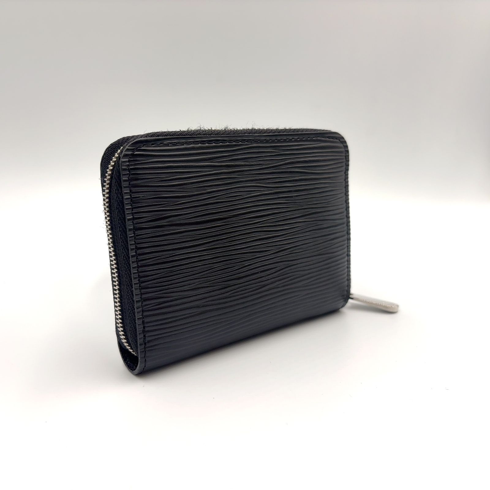 新着】LOUIS VUITTON ジッピーコインパース エピ エピ ノワール レザー