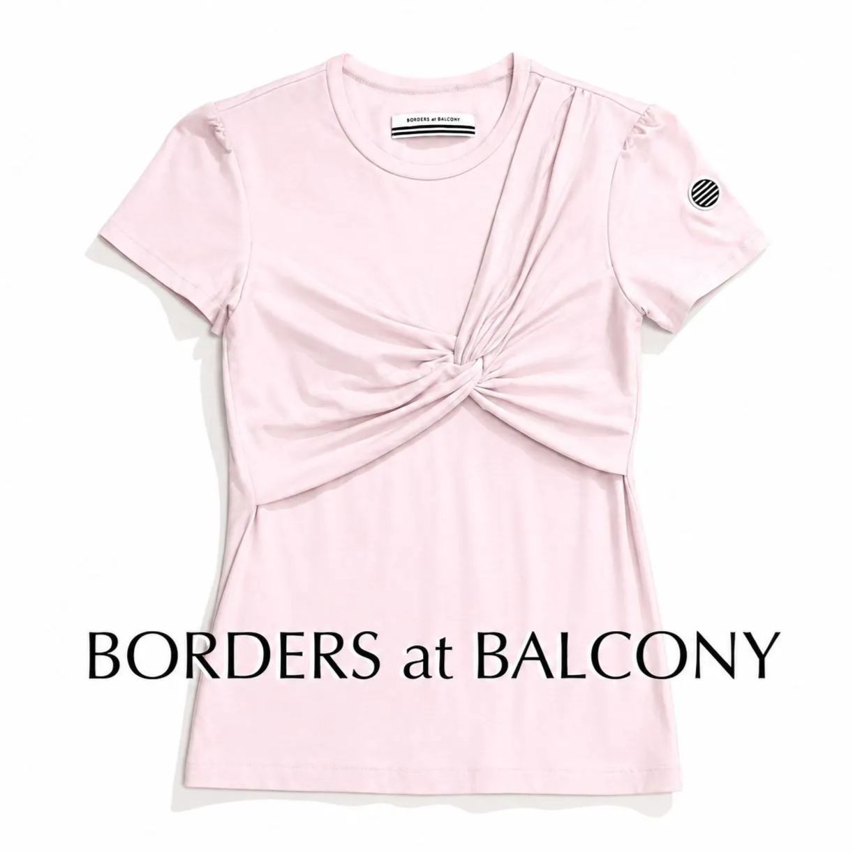 kT52 BORDERS at BALCONY フロントデザイン クルーネックTシャツ