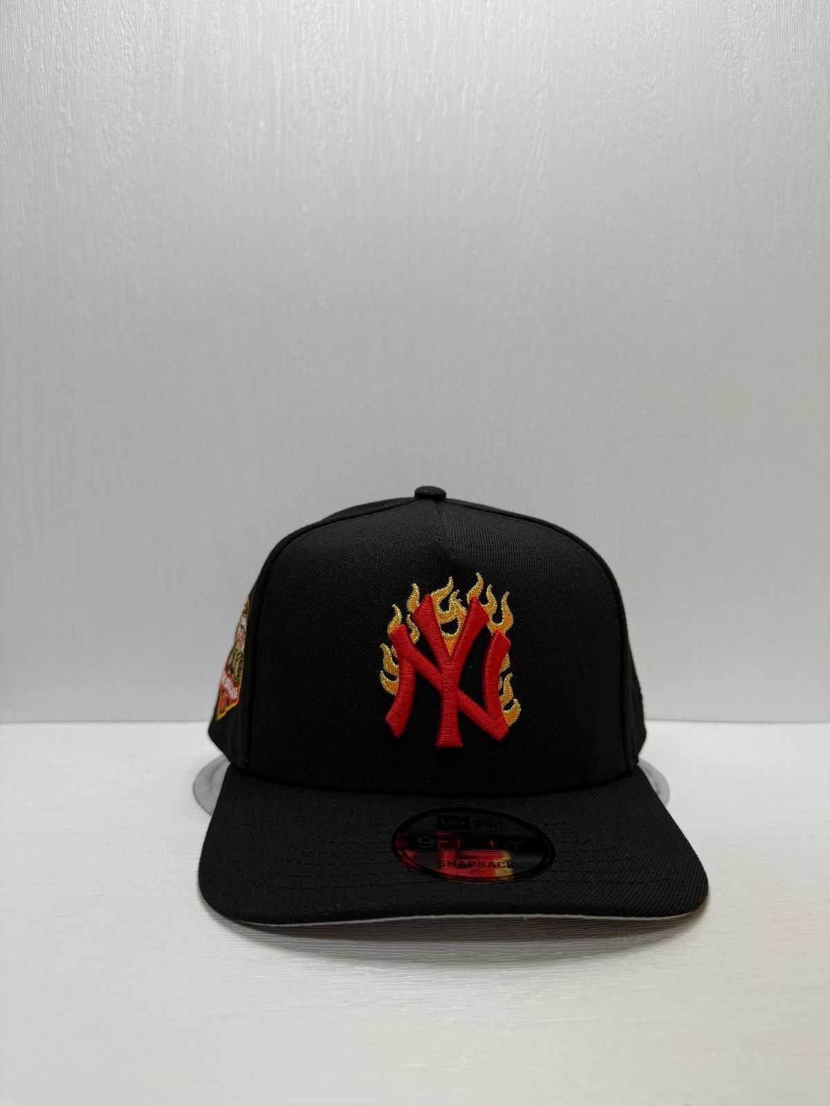 ニューエラ ニューヨークヤンキース ワールドシリーズ1927 フレイム 9fifty A-FRAME スナップバックキャップ ブラックカラー ニューエラ ニューヨークヤンキース ワールドシリーズ1927 フレイム 9fifty A-FRAME スナップバックキャップ ブラックカラー