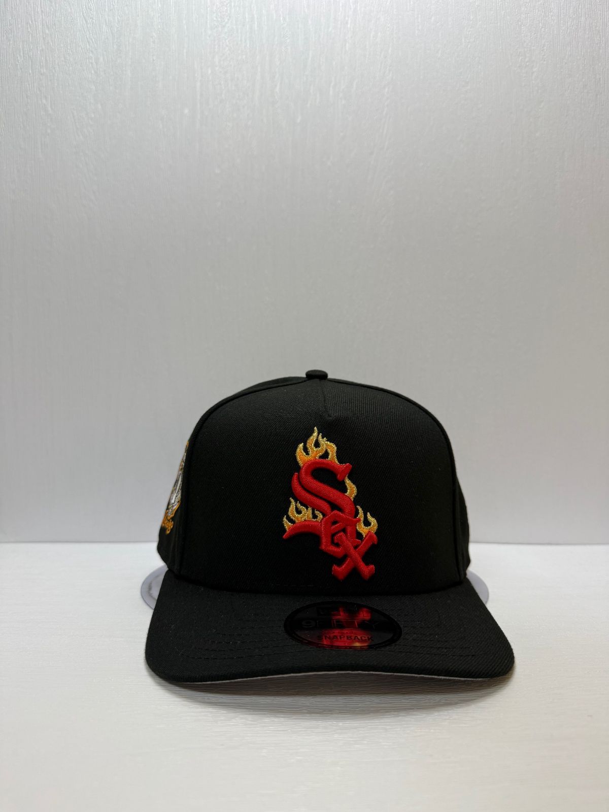ニューエラ シカゴホワイトソックス ワールドシリーズ1906 フレイム 9fifty A-FRAME スナップバックキャップ ブラックカラー ニューエラ シカゴホワイトソックス ワールドシリーズ1906 フレイム 9fifty A-FRAME スナップバックキャップ ブラックカラー