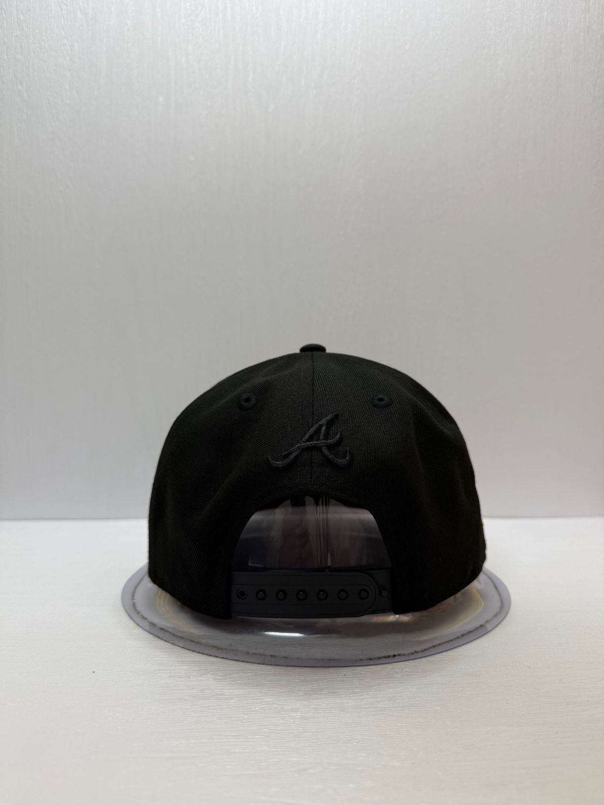 ニューエラ アトランタブレーブス 150thアニバーサリー フレイム 9fifty A-FRAME スナップバックキャップ ブラックカラー