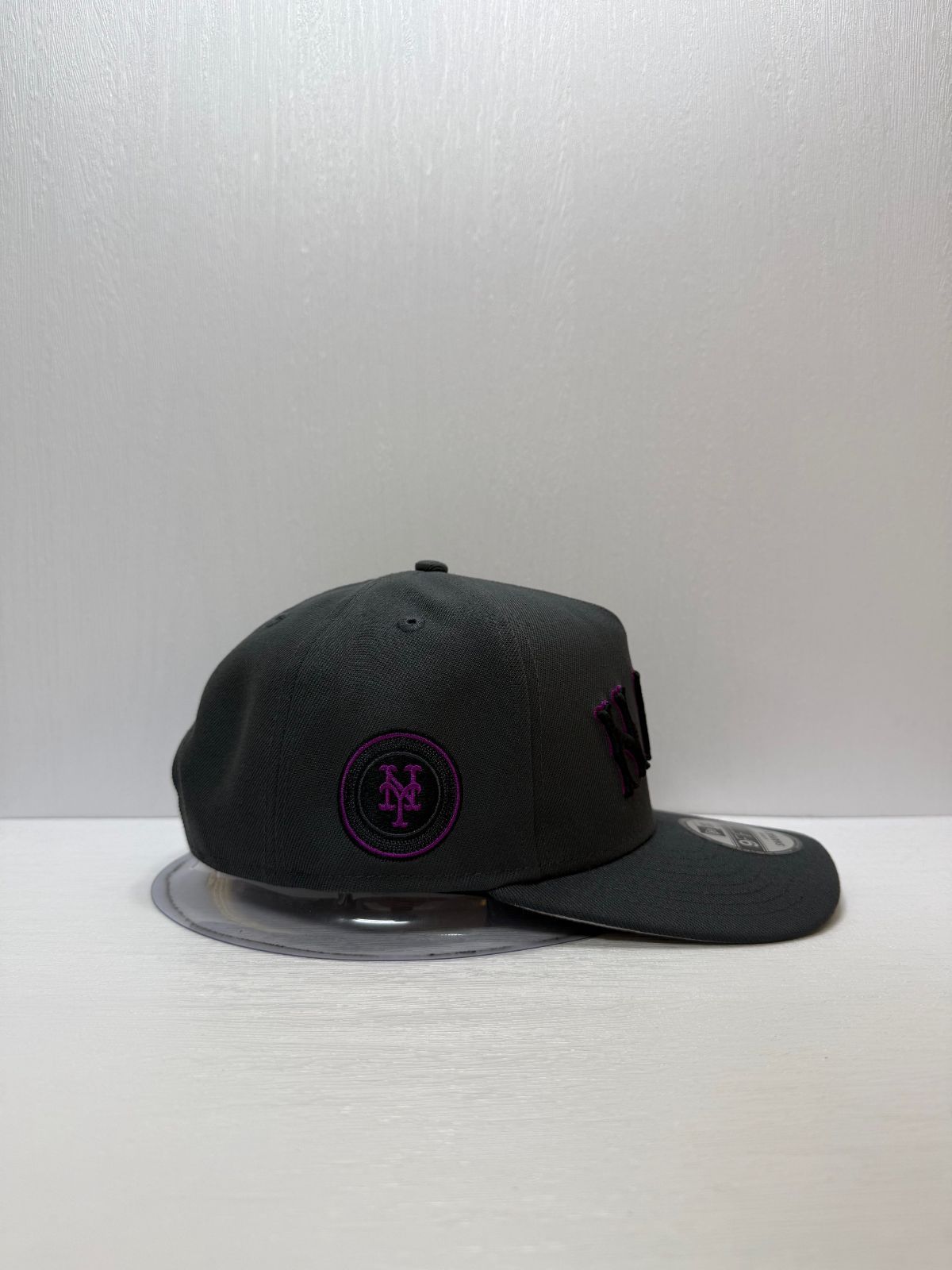 ニューエラ ニューヨークメッツ NYC 9fifty A-FRAME スナップバックキャップ ダークグレーカラー ニューエラ ニューヨークメッツ NYC 9fifty A-FRAME スナップバックキャップ ダークグレーカラー