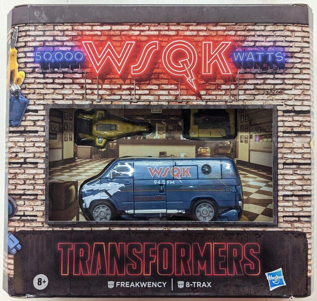 HASBRO COLLABORATIVE FREAKWENCY ＆ 8-TRAX