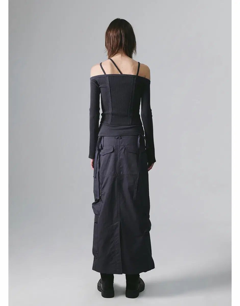 NACHE(ナチェ)nache ストラップ カーゴ マキシ スカート チャコール NACHE(ナチェ)nache ストラップ カーゴ マキシ スカート チャコール