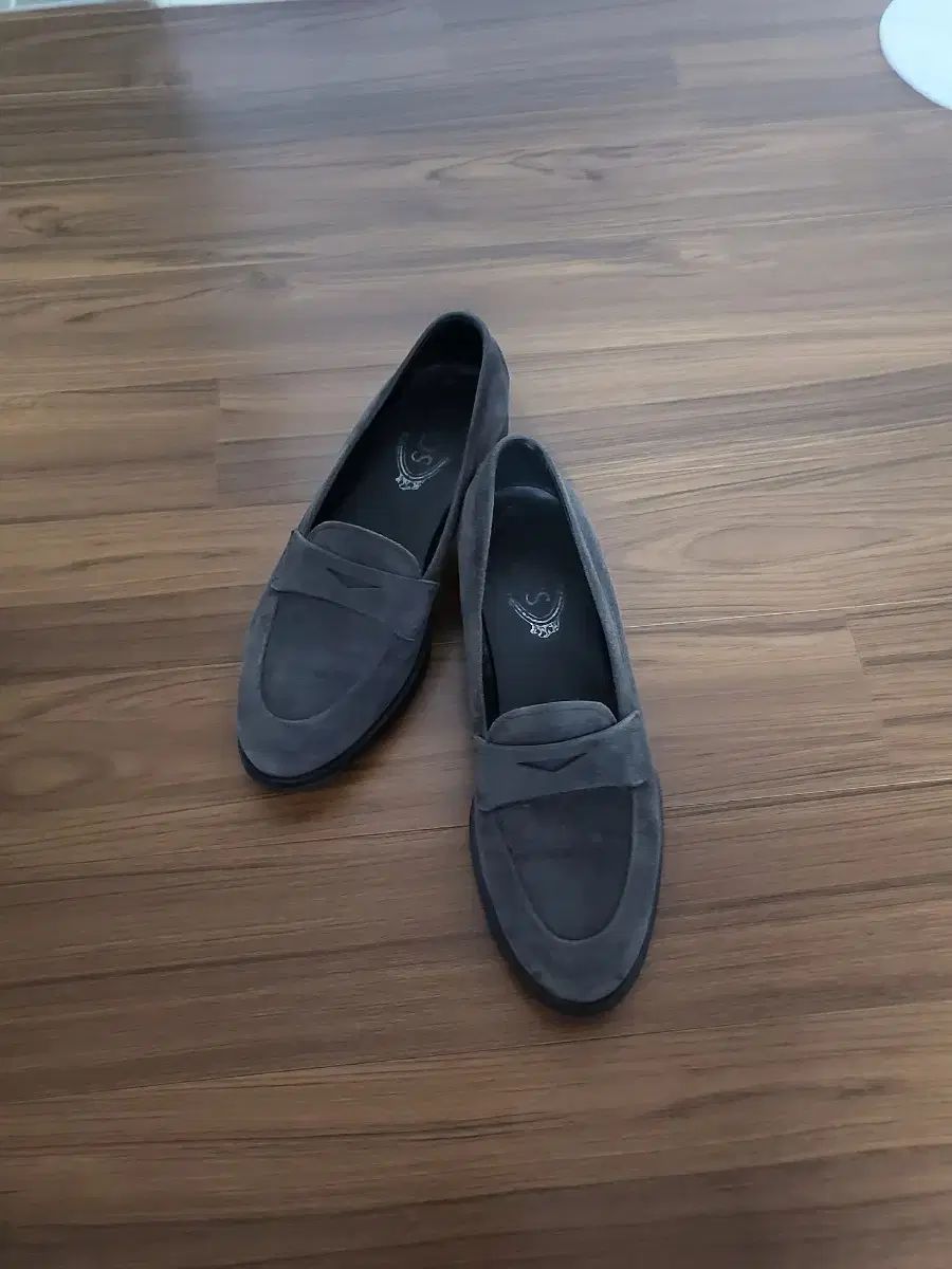 TOD'S スウェード ローファー 36(230)
