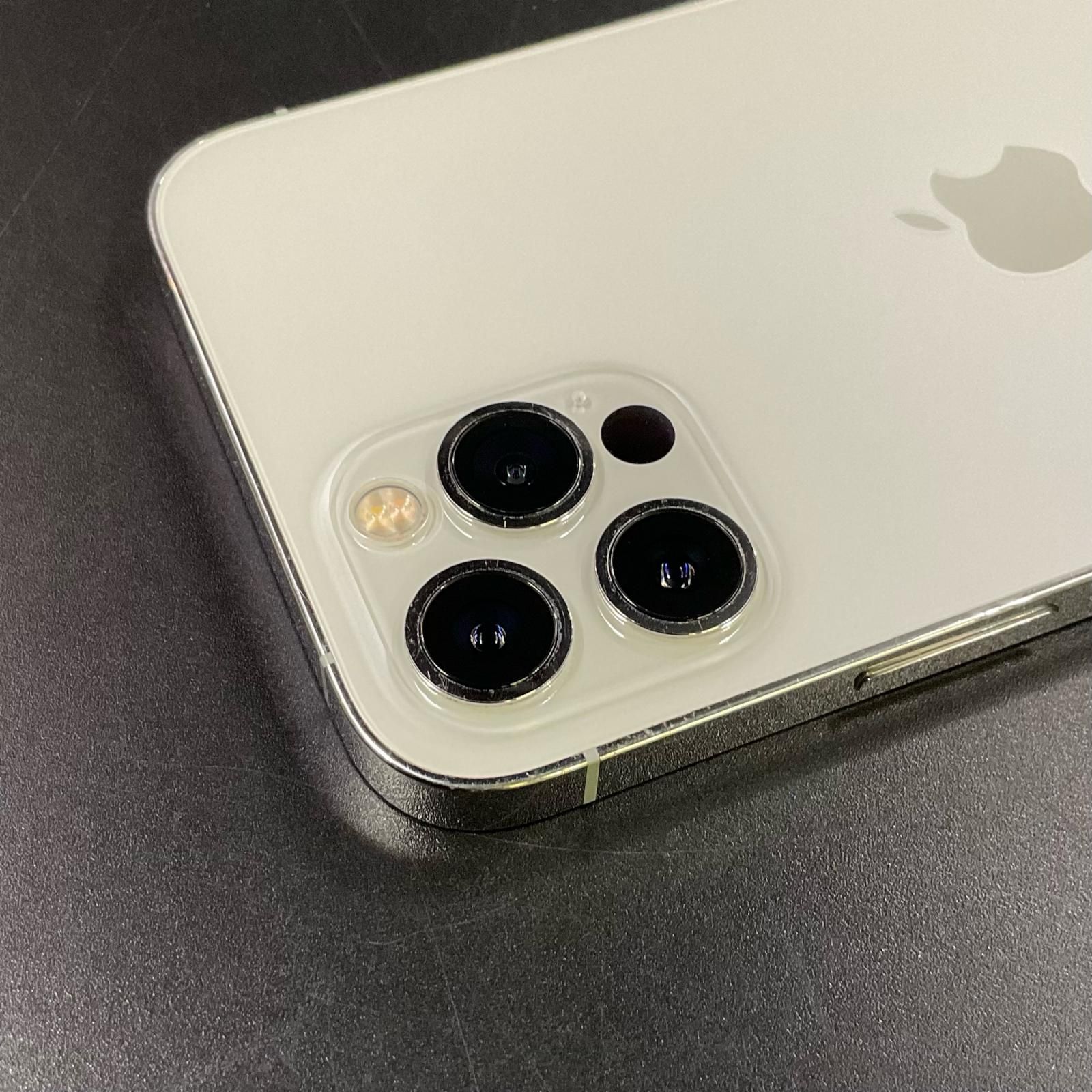 ★美品 iPhone 12 Pro 256GB SIMフリー docomo ○ iPhone 12 Pro 256GB シルバー SIMフリー docomo 美品 - メルカリ