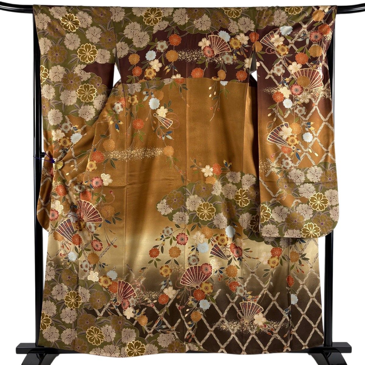 【美品】 振袖 身丈159cm 裄丈67cm M 袷 桧扇 桜 金糸 金彩 茶色 正絹 秀品 【中古】 8,850円