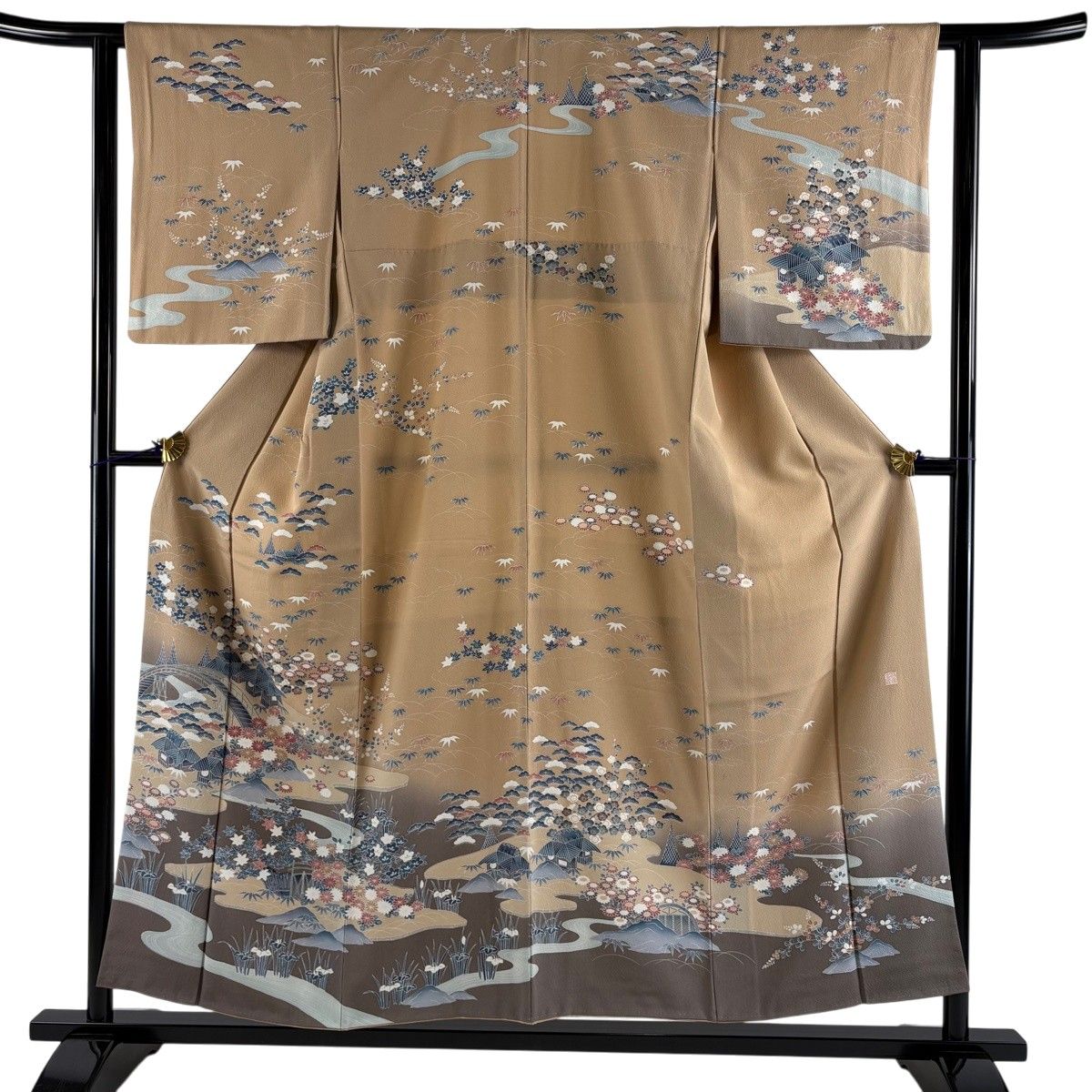 訪問着 身丈154.5cm 裄丈61cm S 袷 落款 建物 松竹梅 ぼかし 金彩 薄茶色 正絹 秀品 【中古】