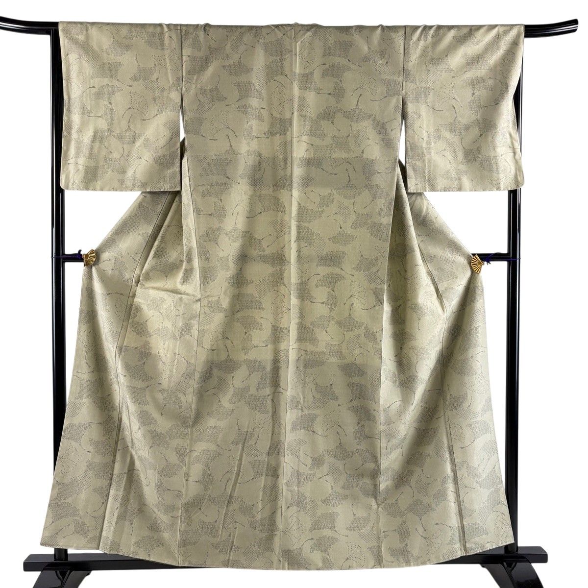 【美品】 紬 身丈158cm 裄丈65cm M 袷 やまと 銀杏 亀甲絣 灰緑 正絹 秀品 【中古】