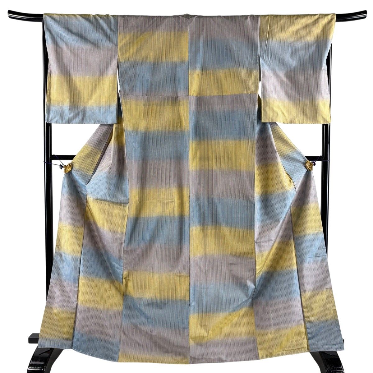 【美品】 紬 身丈167cm 裄丈67cm M 袷 縞 横段 青灰色 正絹 秀品 【中古】