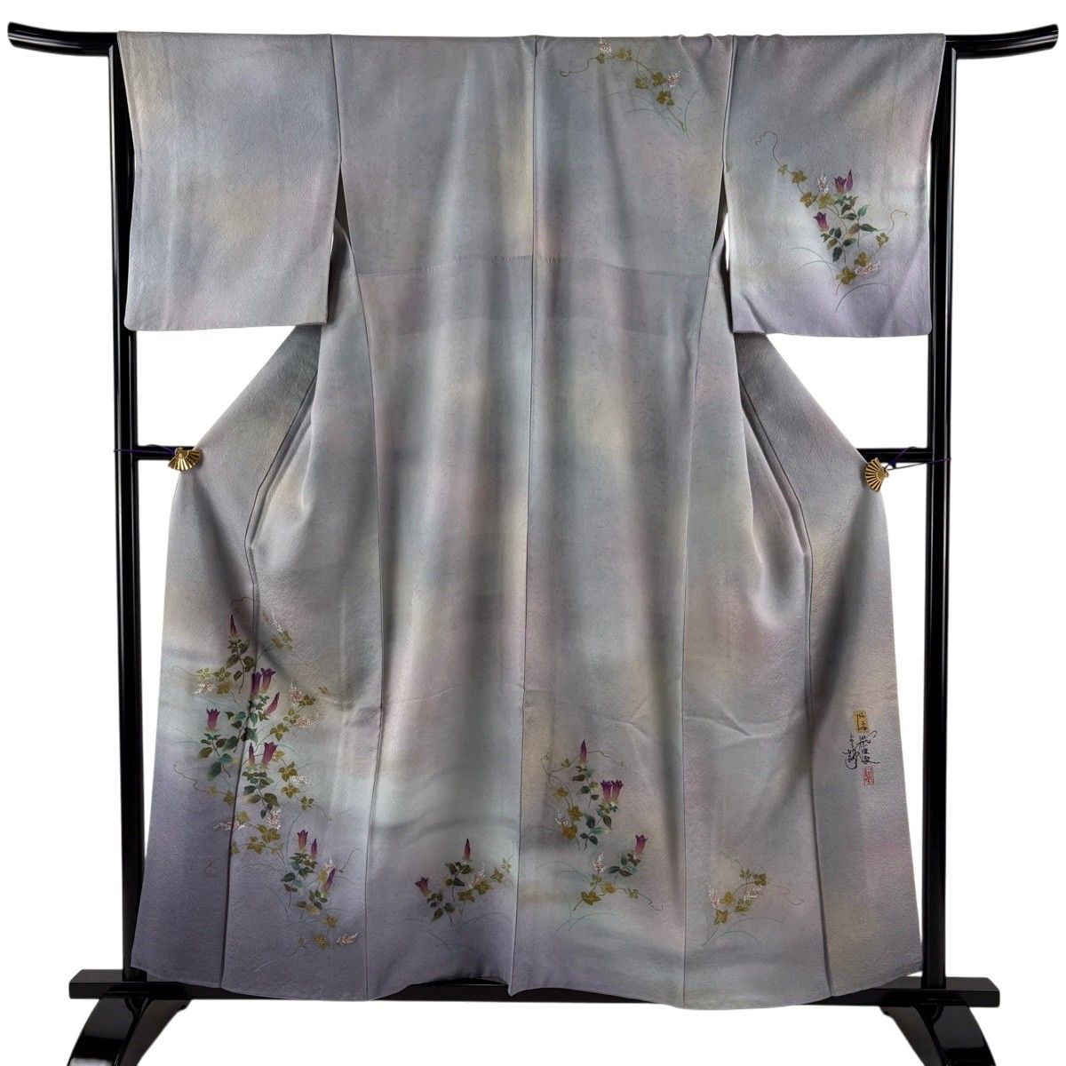 【美品】 付下げ 身丈158.5cm 裄丈65cm M 袷 落款 草花 芝 ぼかし 金彩 灰紫 正絹 秀品 【中古】