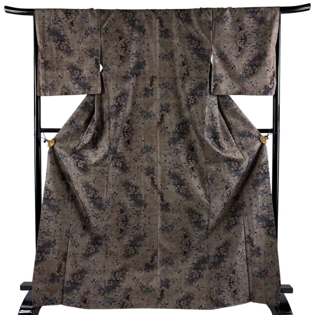 【美品】 紬 身丈169.5cm 裄丈67cm M 袷 草花 唐草 焦茶色 正絹 名品 【中古】