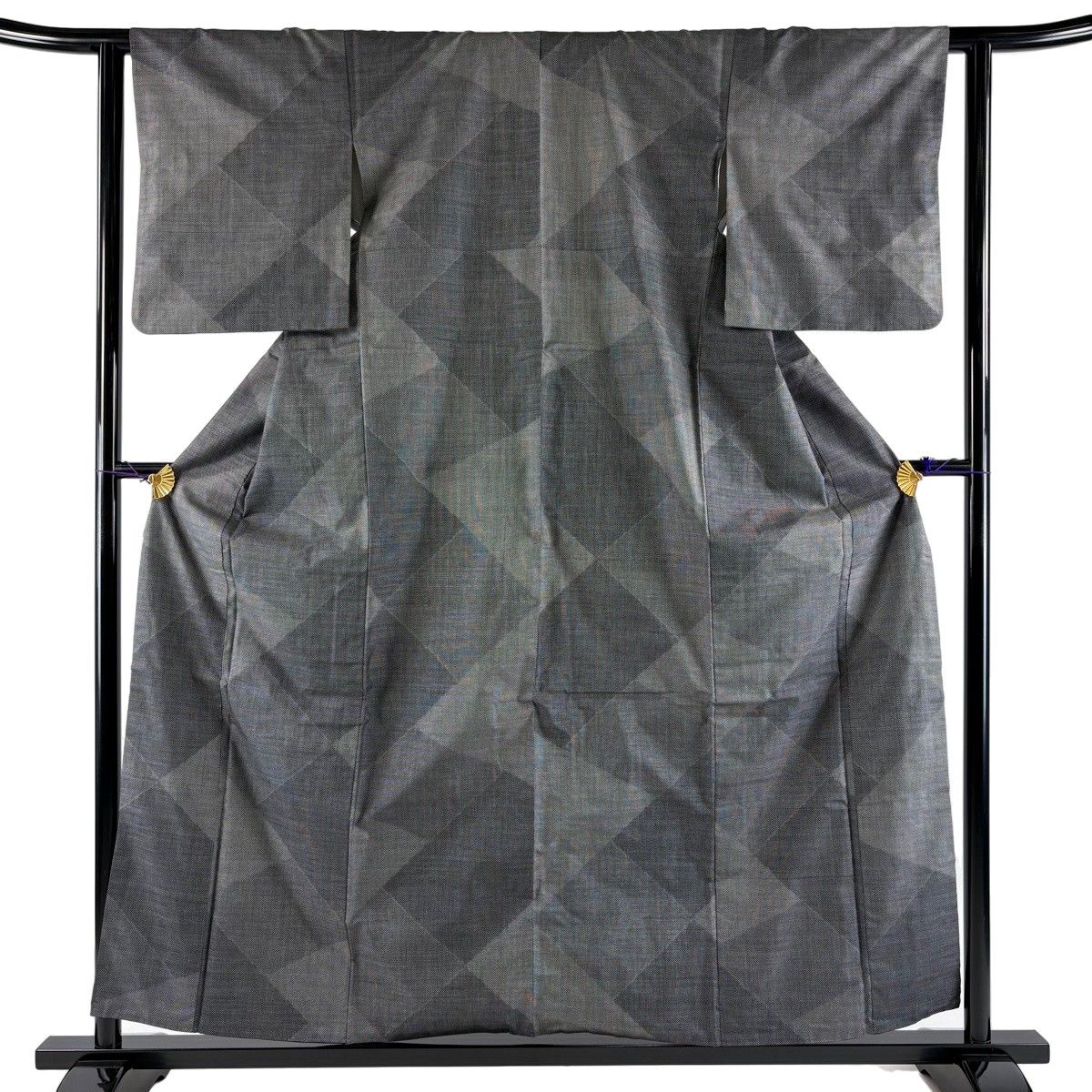 【美品】 紬 身丈157cm 裄丈63.5cm S 袷 幾何学模様 黒灰 正絹 秀品 【中古】