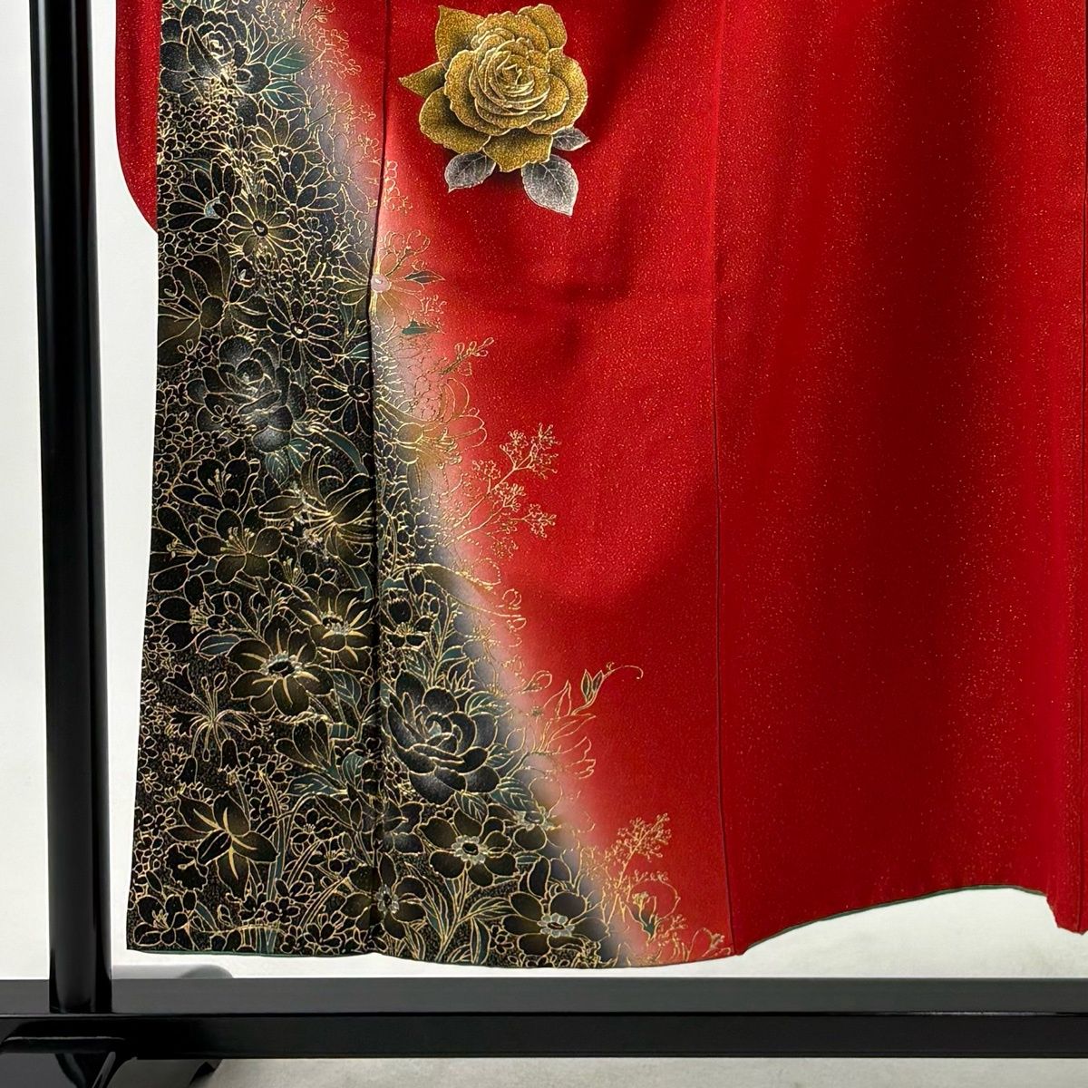 振袖 身丈152.5cm 裄丈63cm S 袷 薔薇 草花 金通し 金銀彩 赤 正絹 秀