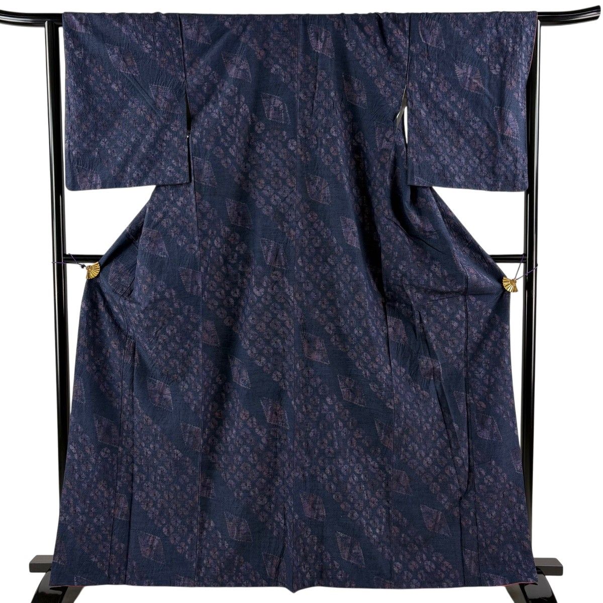 【美品】 小紋 身丈164cm 裄丈65.5cm M 袷 紬地 菱 幾何学模様 絞り 青紫 正絹 秀品 【中古】