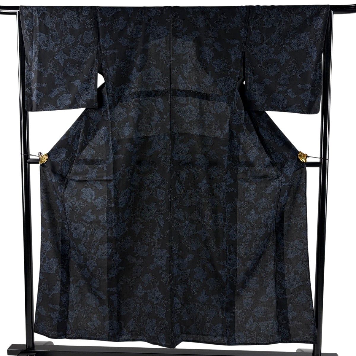 紬 身丈153cm 裄丈65cm M 薄物 夏紬 草花 黒 正絹 秀品 【中古】