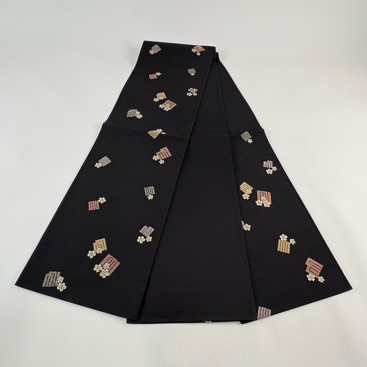 美品】 袋帯 優品 源氏香 桜 黒 六通 化繊 【中古】 - メルカリ