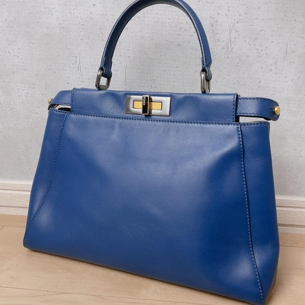 美品 フェンディ FENDI ピーカブー レギュラー ミディアム PEEKABOO 