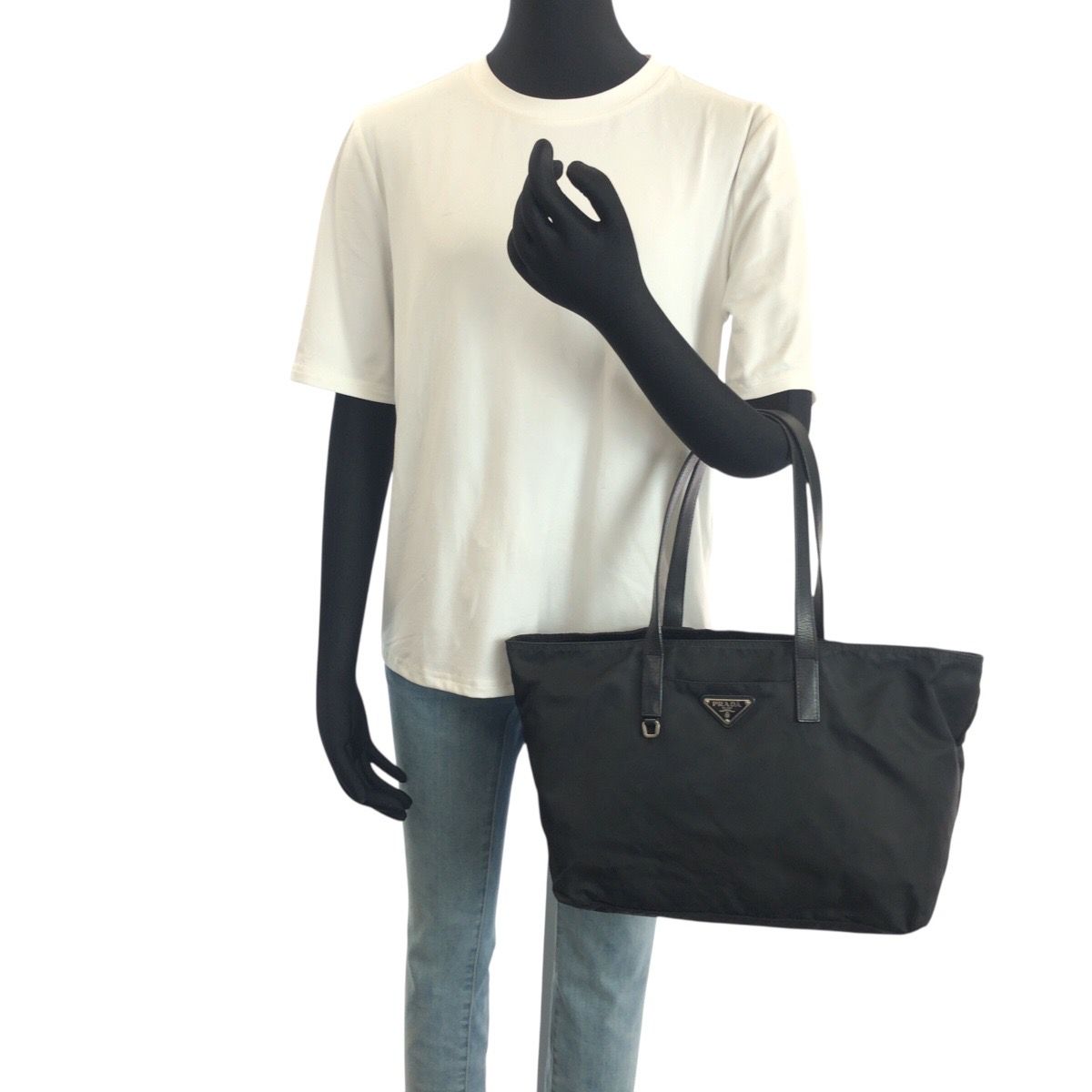 PRADA プラダ テスート 三角ロゴプレート ブラック 黒 シルバー金具