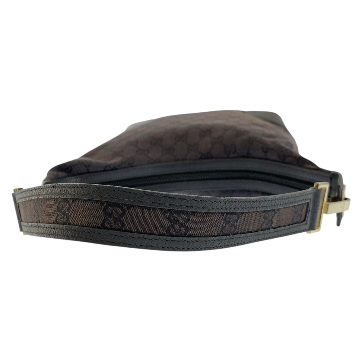美品 GUCCI グッチ ブラック 黒 ゴールド金具 GGキャンバス/レザー 美品 GUCCI グッチ ブラック 黒 ゴールド金具 GGキャンバス/レザー