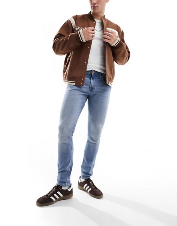 ジャック アンド ジョーンズ メンズ ボトムス デニムパンツ Jack Jones Essentials Liam skinny fit jean in light wash Blue Denim デ