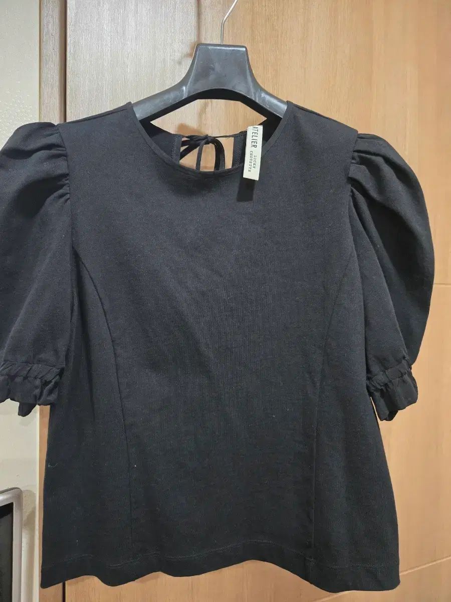 LUCKY CHOUETTE ラッキーシュエトゥ パフ 袖 ブラック 38 サイズ 新品