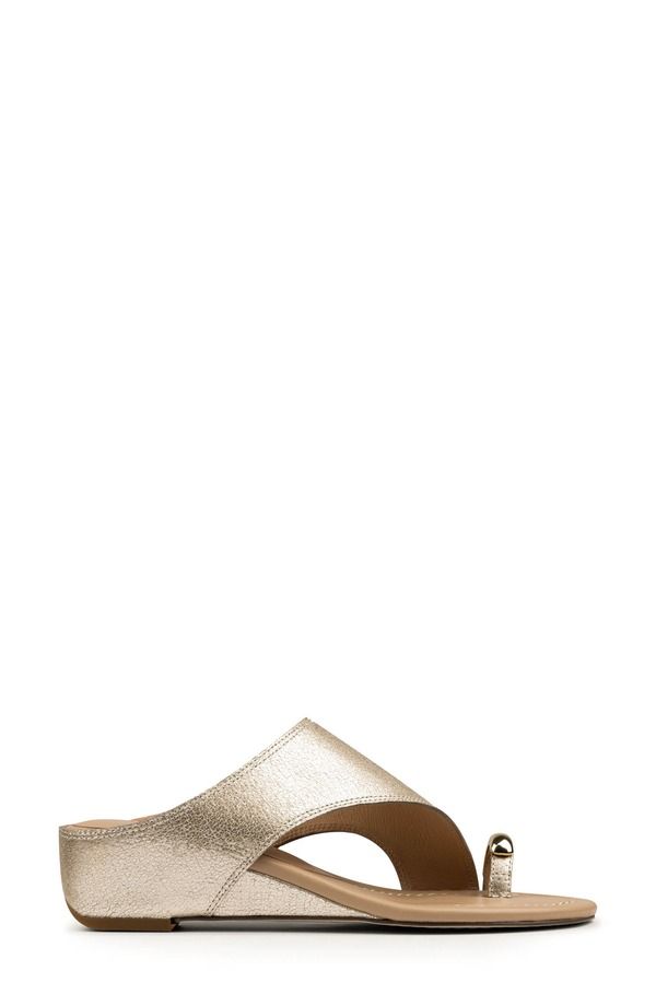 ドナルドプリネール レディース シューズ ヒール サンダル Donald Pliner Vesna Toe Loop Wedge Sandal Platino｜詳細画像