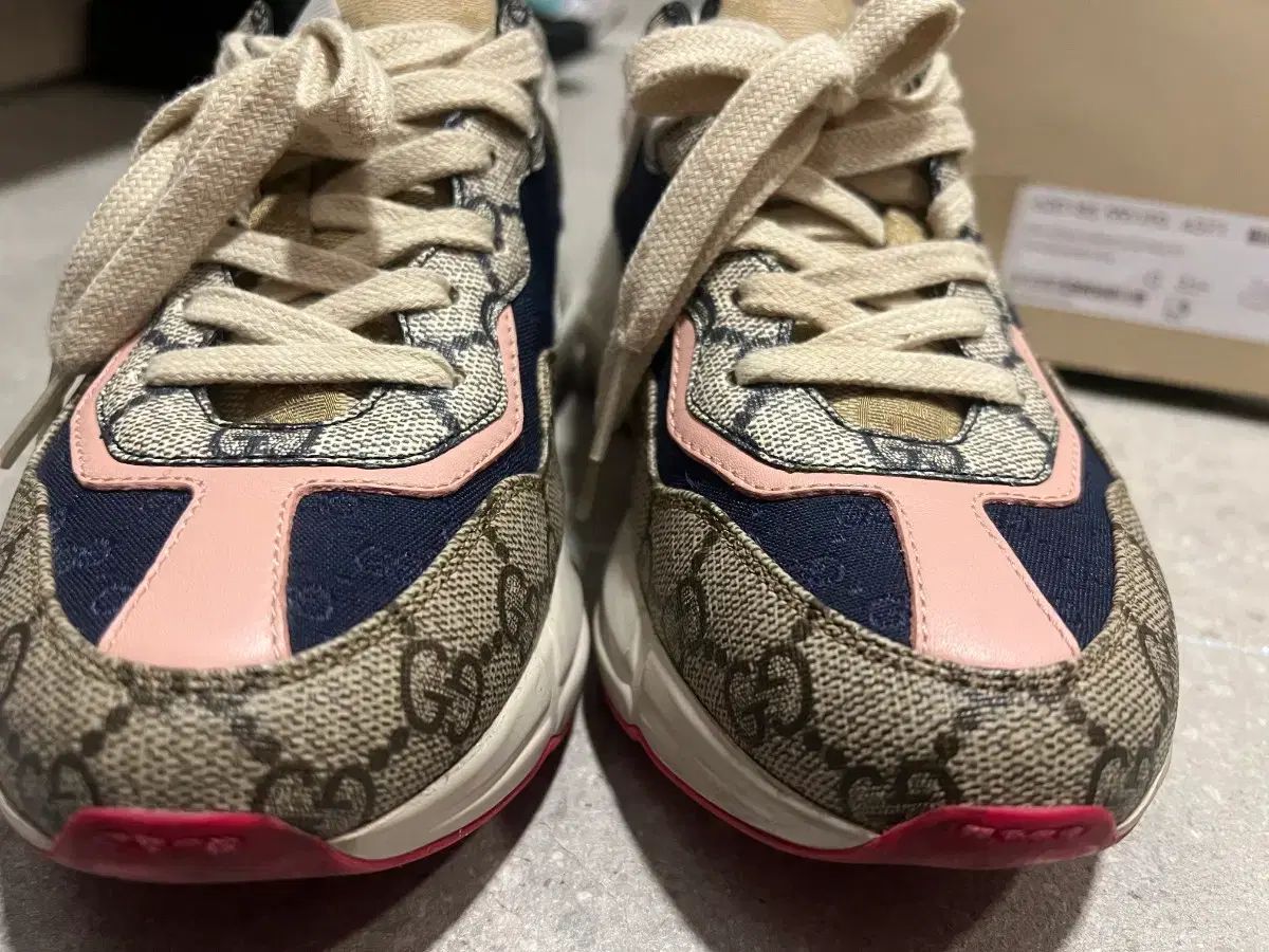 ライトン GUCCI スニーカー GUCCI(グッチ) 靴 シェリー グッチ ピンク