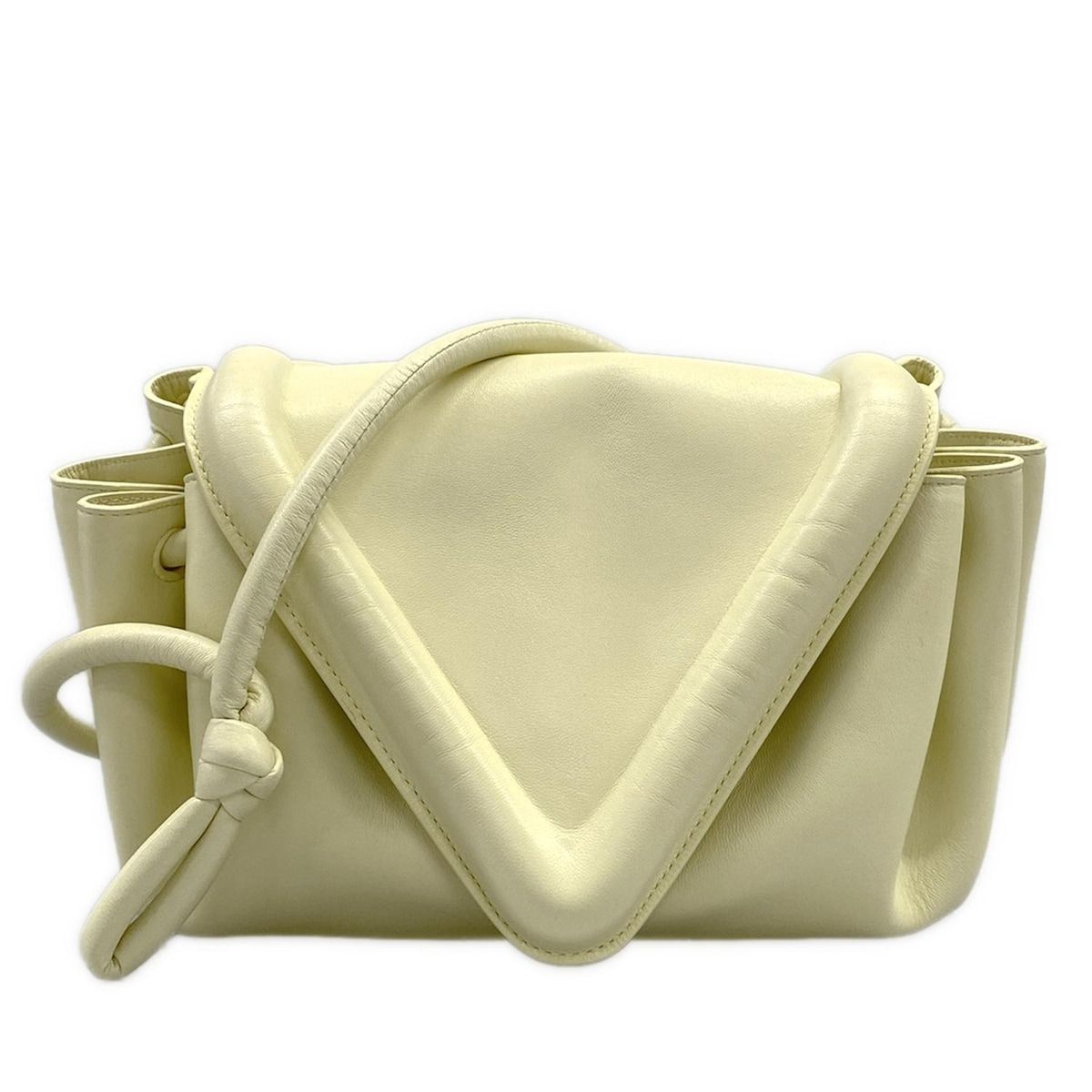 BOTTEGA VENETA(ボッテガヴェネタ) ショルダーバッグ美品 ビーク 658523 アイボリー レザー