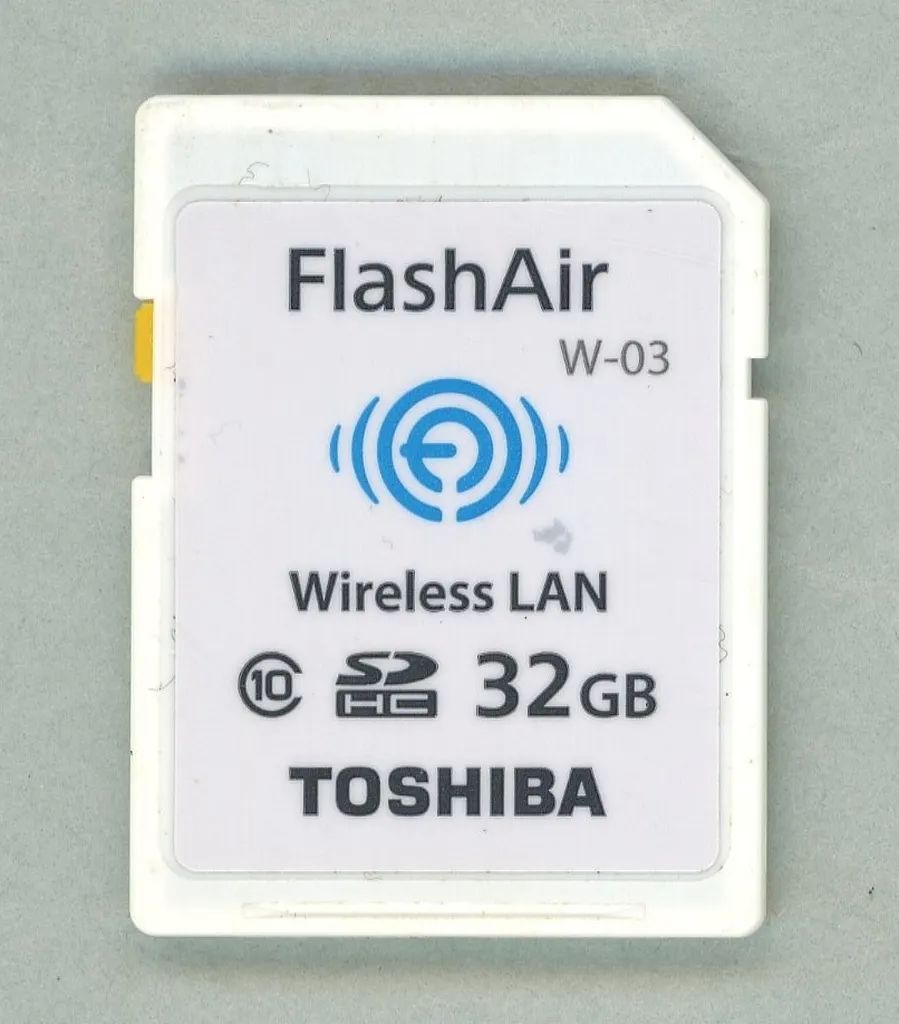 【中古】家電サプライ 東芝 FlashAir SDHCメモリーカード W-03 32GB [SD-WE032G]