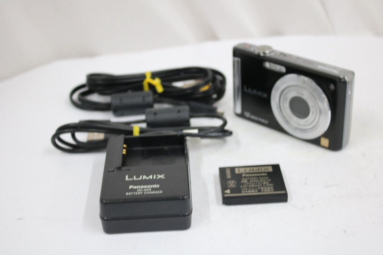 【返品保証】 パナソニック Panasonic LUMIX DMC-FS25 ブラック バッテリー チャージャー付き コンパクトデジタルカメラ e14431