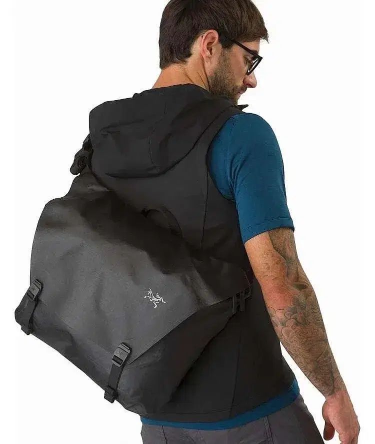 ARC'TERYX アークテリクス グランビル ショルダーバッグ ブラック