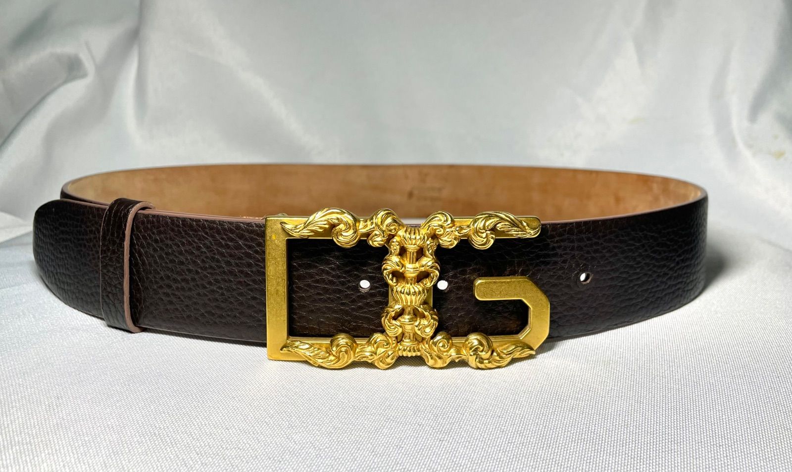 美品 DOLCE&GABBANA ドルチェ&ガッバーナ DG アンティークデザイン
