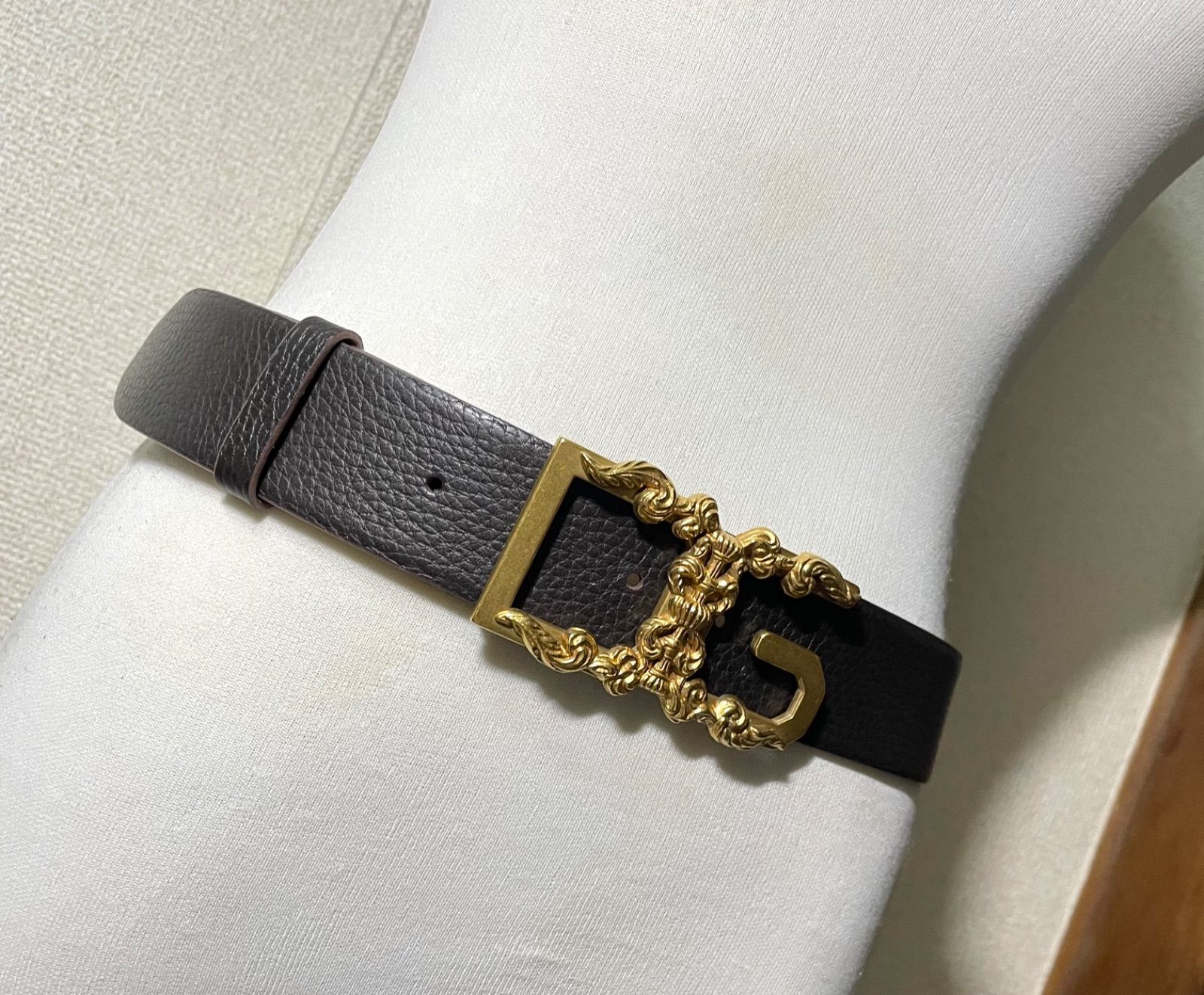 美品 DOLCE&GABBANA ドルチェ&ガッバーナ DG アンティークデザイン