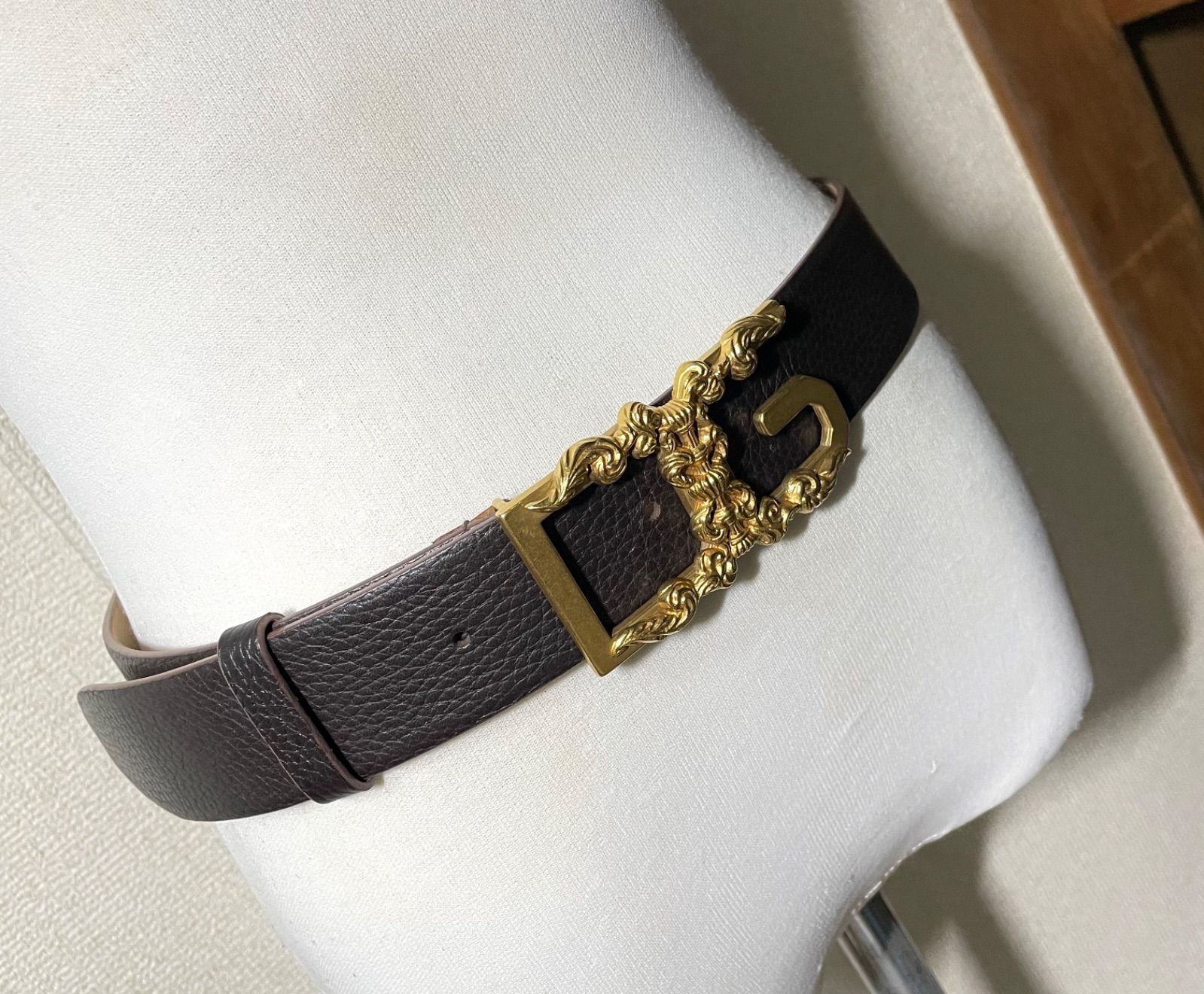 美品 DOLCE&GABBANA ドルチェ&ガッバーナ DG アンティークデザイン