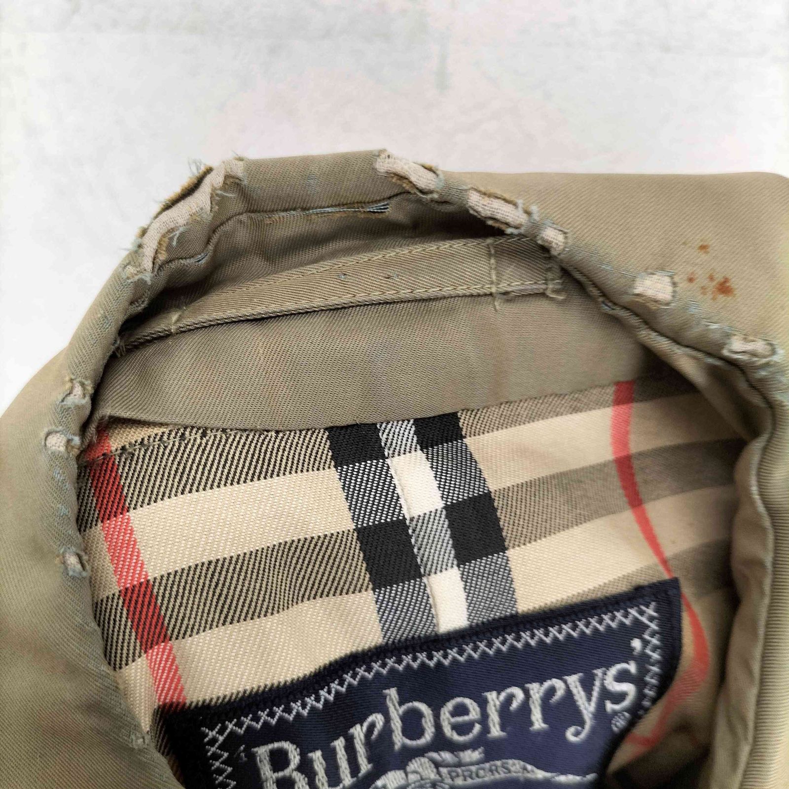 バーバリーズ BURBERRYS 裏地ノバチェックベルト付比翼ステンカラー