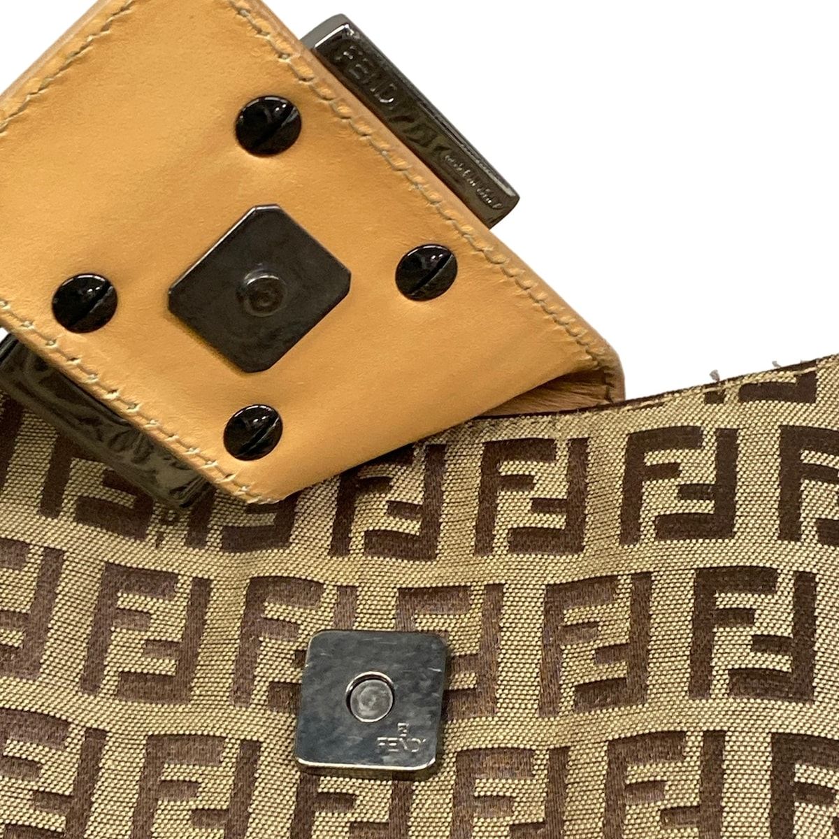 FENDI(フェンディ) ショルダーバッグ ズッカ柄 8BR037 ベージュ×ダーク