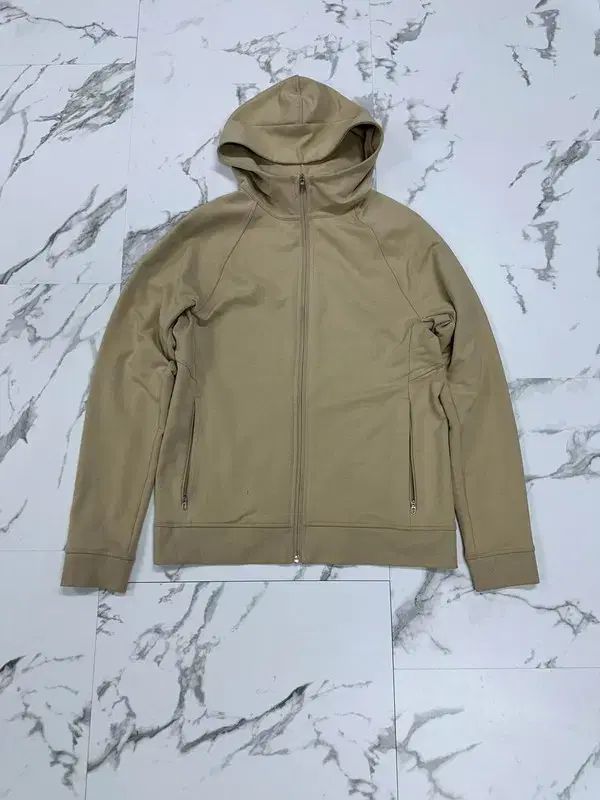 ルルレモン ベージュ フーディー ジップアップ