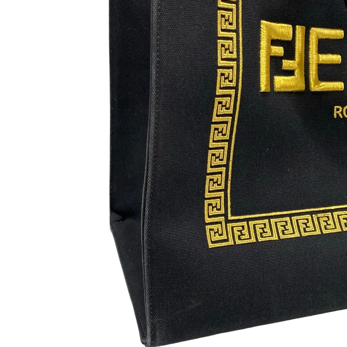 FENDI(フェンディ) トートバッグ - 8BH395 黒×ゴールド FENDACE - メルカリ
