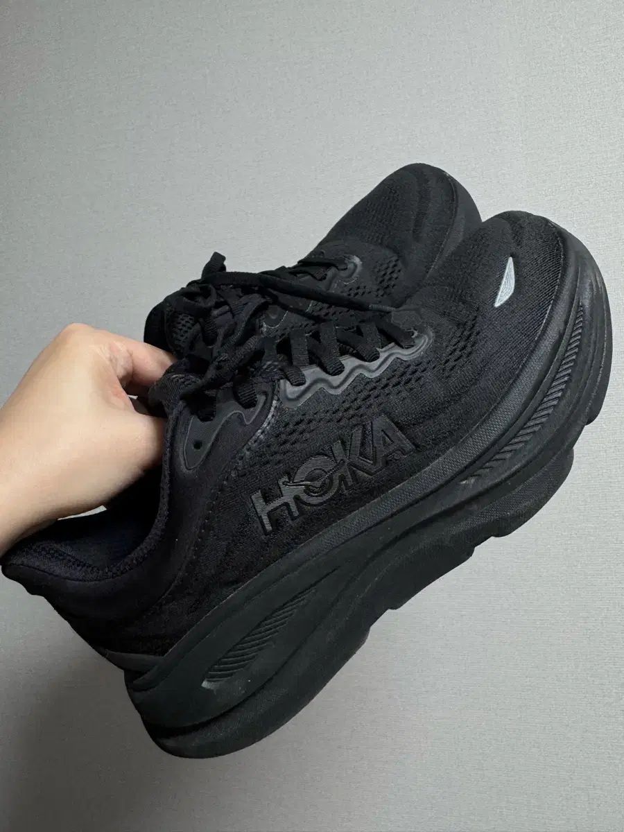 HOKA ONE ONE ホカオネオネ ボンダイ 9 ワイド オールブラック 250