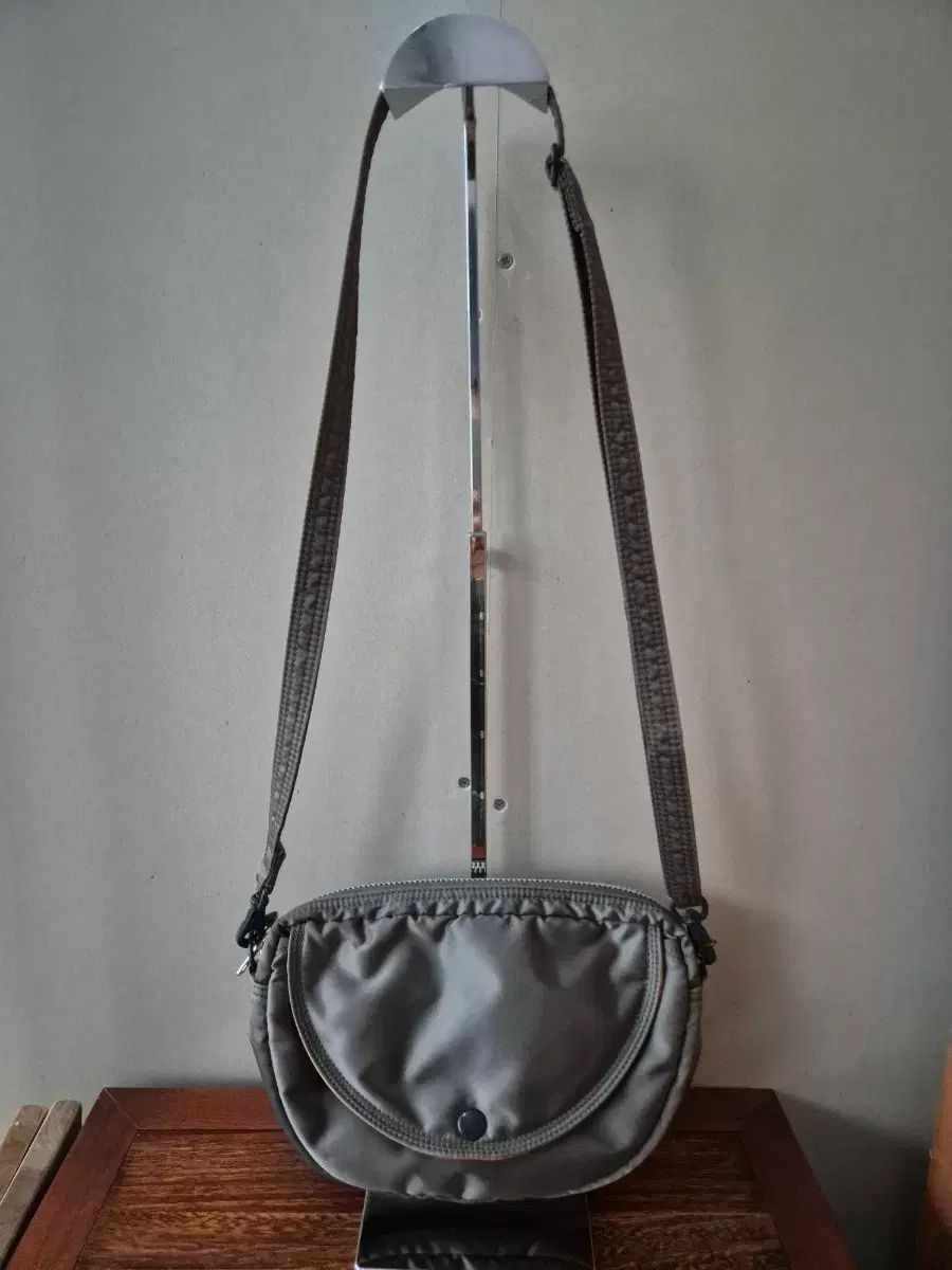 Porter ポーター タンカー ハーフムーン ショルダーバッグ