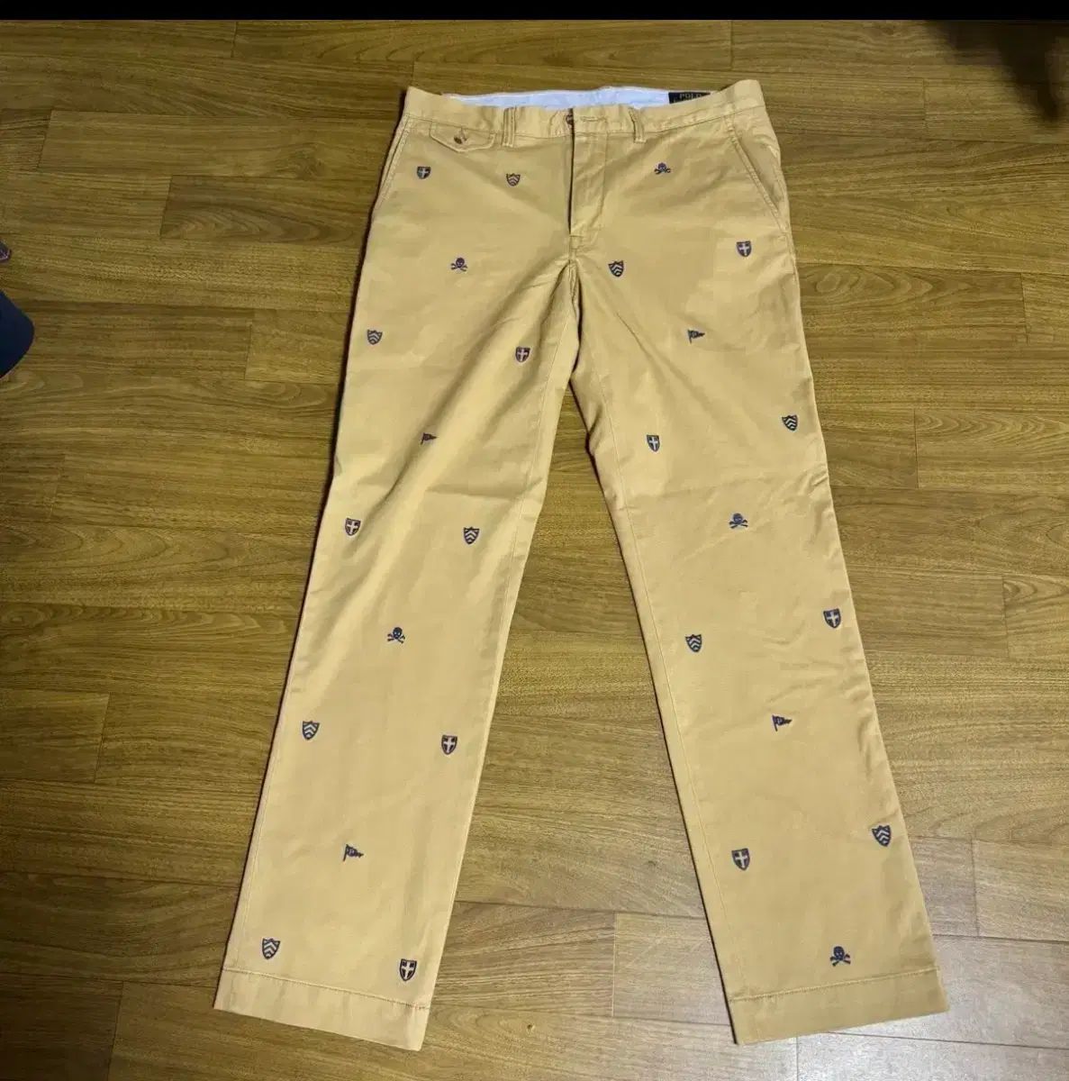 ポロ刺繍パンツ s1点 32シリーズ1点