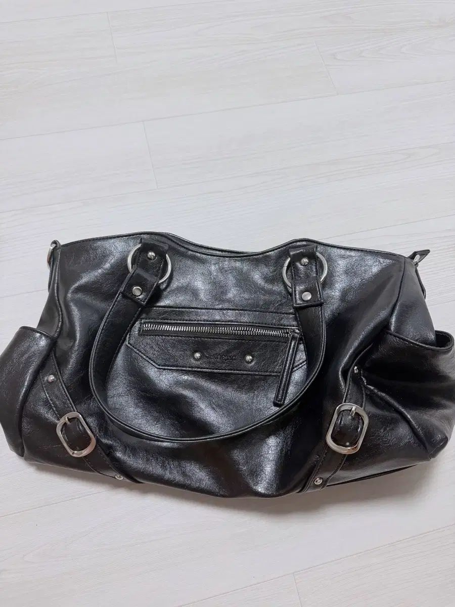 アノエティック スタッズバッグ (レディース ショルダー&クロスバッグ) 9,367円