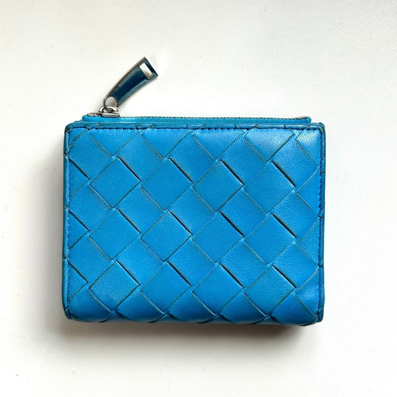 ボッテガヴェネタ BOTTEGA VENETA 二つ折り財布 マキシイントレチャート 水色