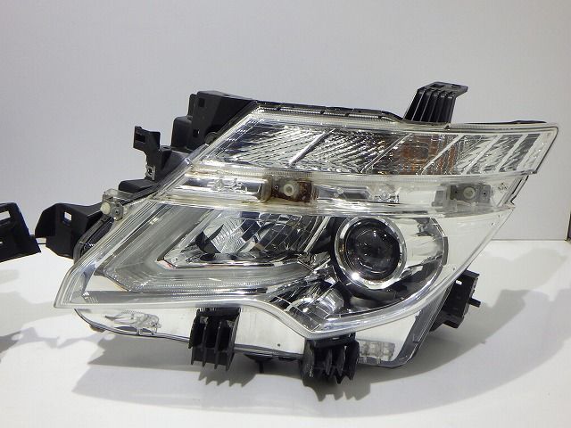 エルグランド ヘッドライト左右 LED E52 TNE52 後期 100-23674 P0