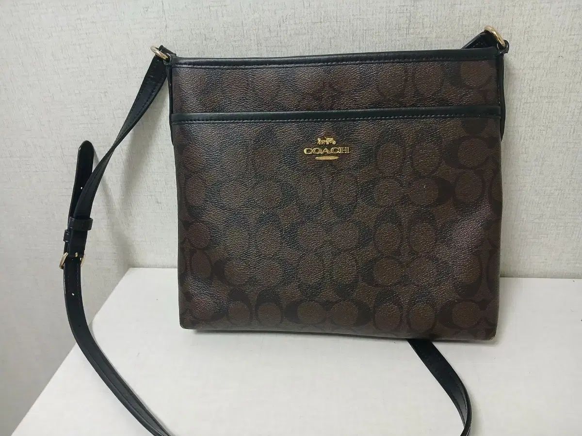 COACH コーチ レディース クロスバック ブラウン