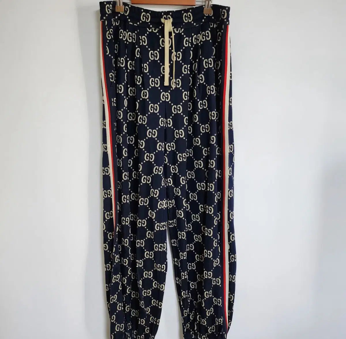 M グッチ ネイビー GGモノグラム ウール ジョガー パンツ 550656