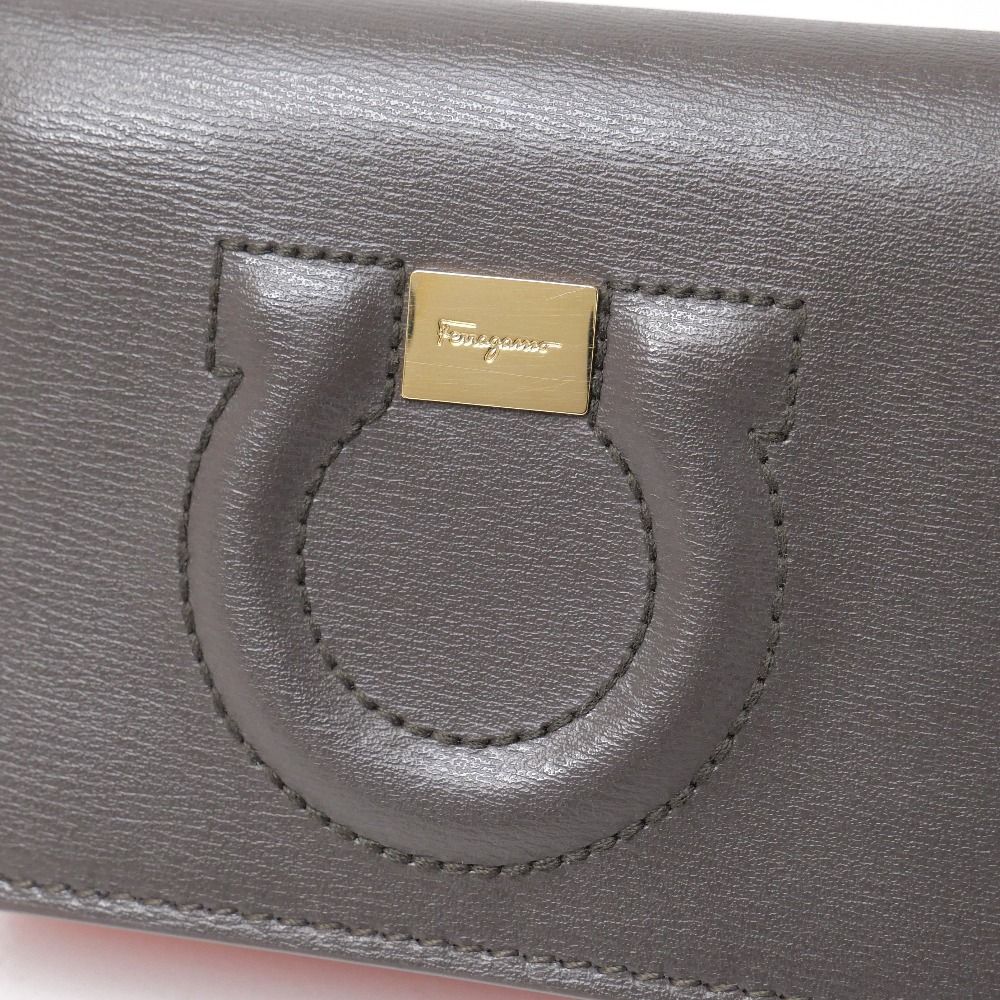 □未使用品□Salvatore Ferragamo サルヴァトーレフェラガモ 二つ折り